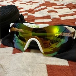 Bolle cycling glasses - 6th sense green and white